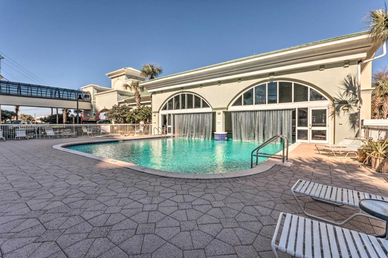Apartment Waterfront Pcb With Balcony And Gear!